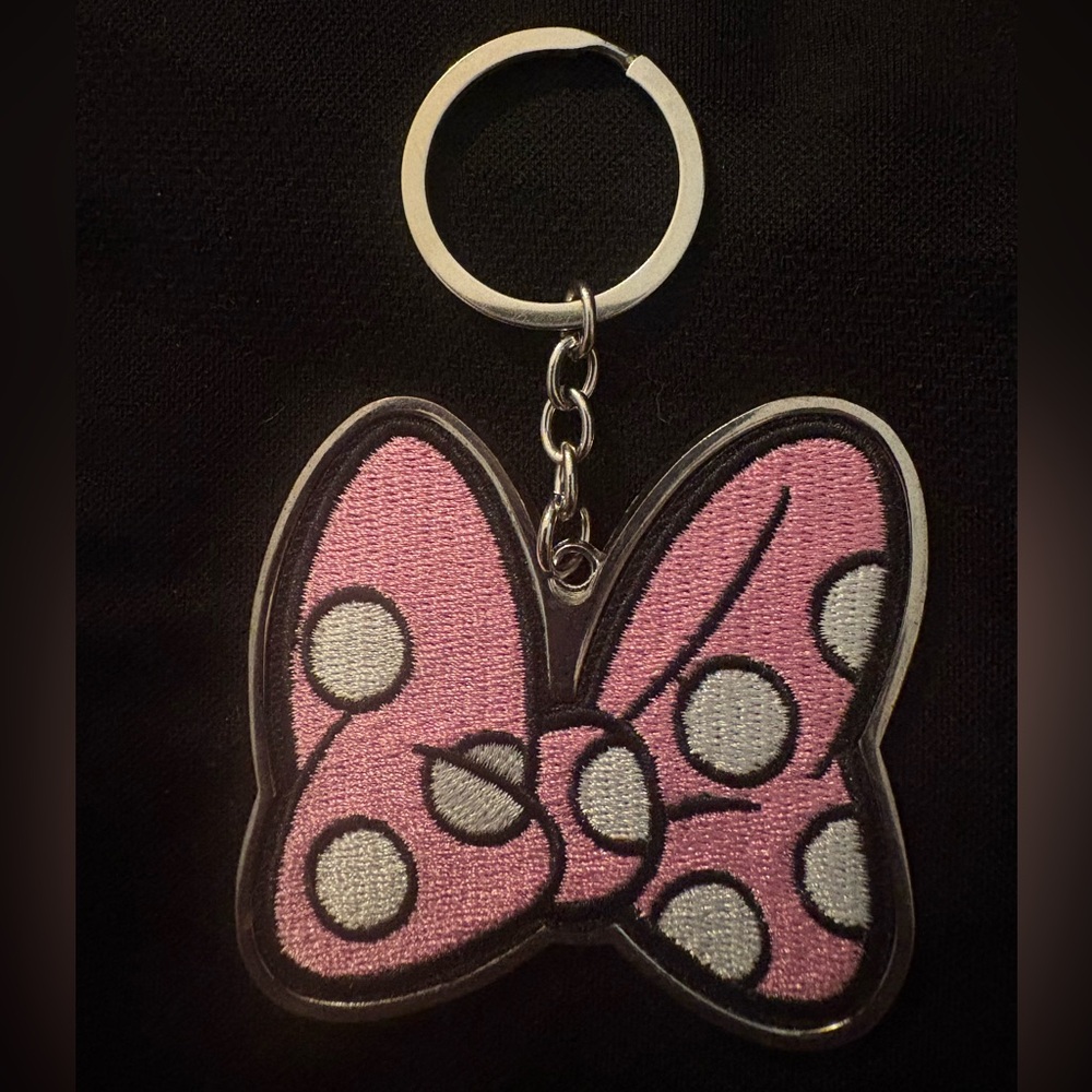 DISNEY PARKS MINNIE MOUSE PINK BOW WITH POLKA DOTS KEYCHAIN